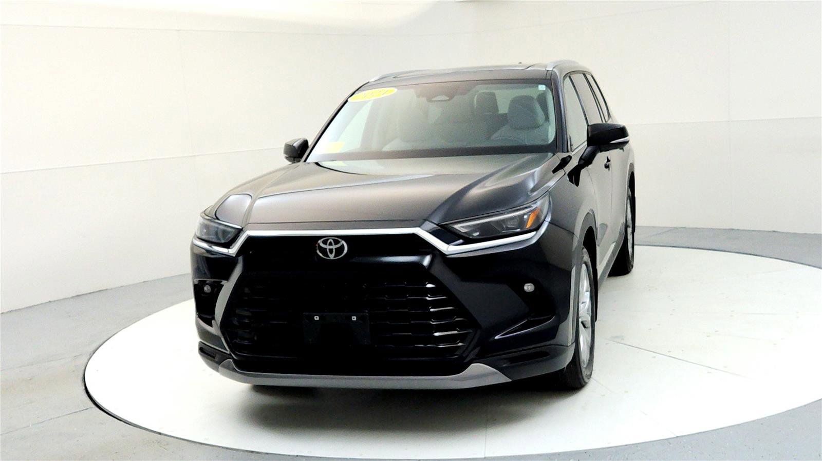 Used 2024 Toyota Grand Highlander Limited image 8