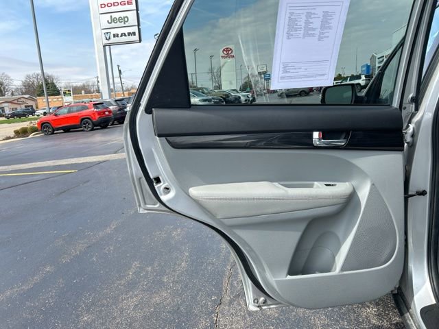 Used 2013 Kia Sorento LX image 14