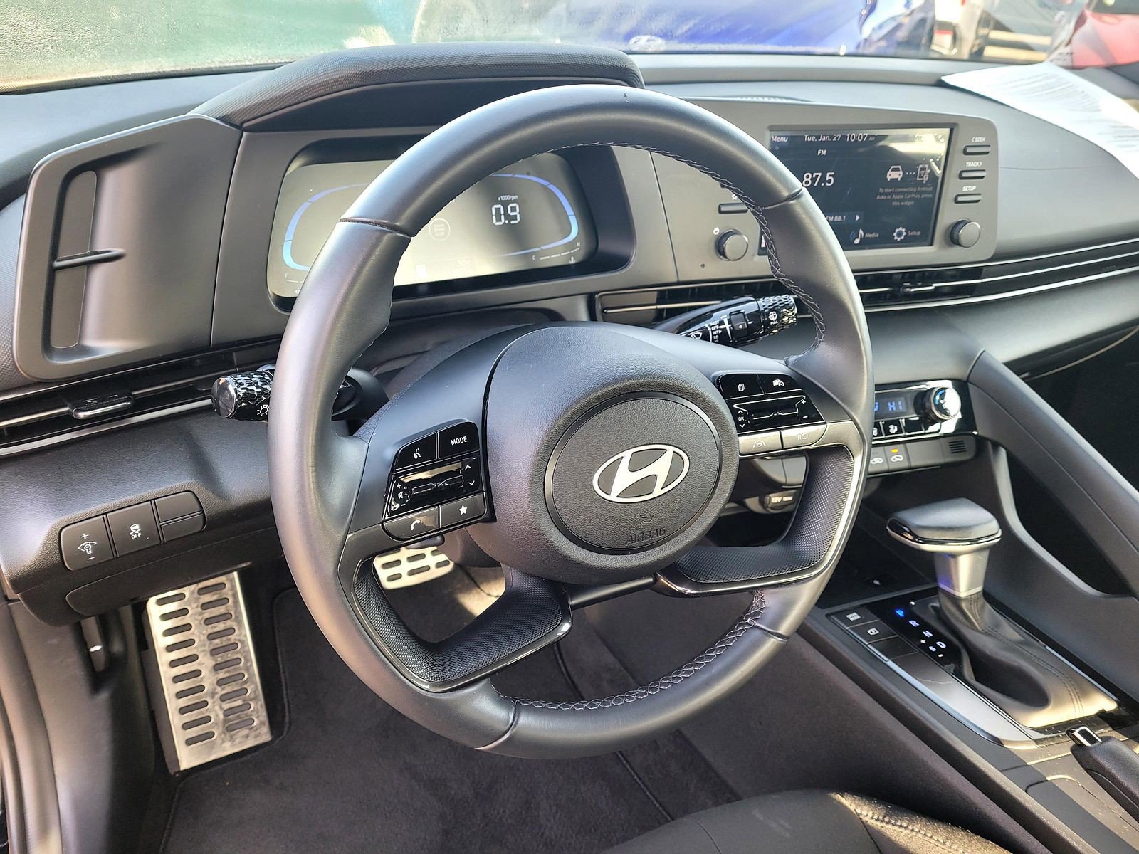 Certified 2025 Hyundai Elantra Sport w/ Cargo Package image 11