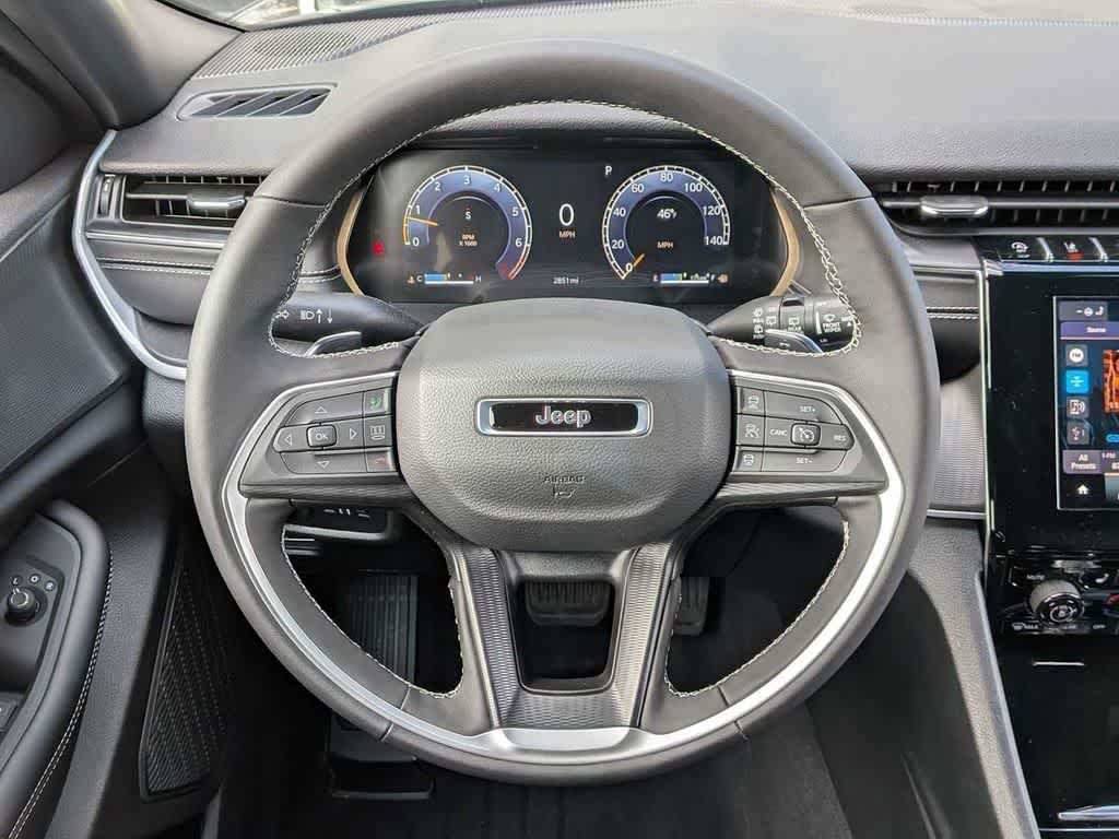 Certified 2025 Jeep Grand Cherokee Laredo X w/ Luxury Tech Group I AWD/4WD image 23