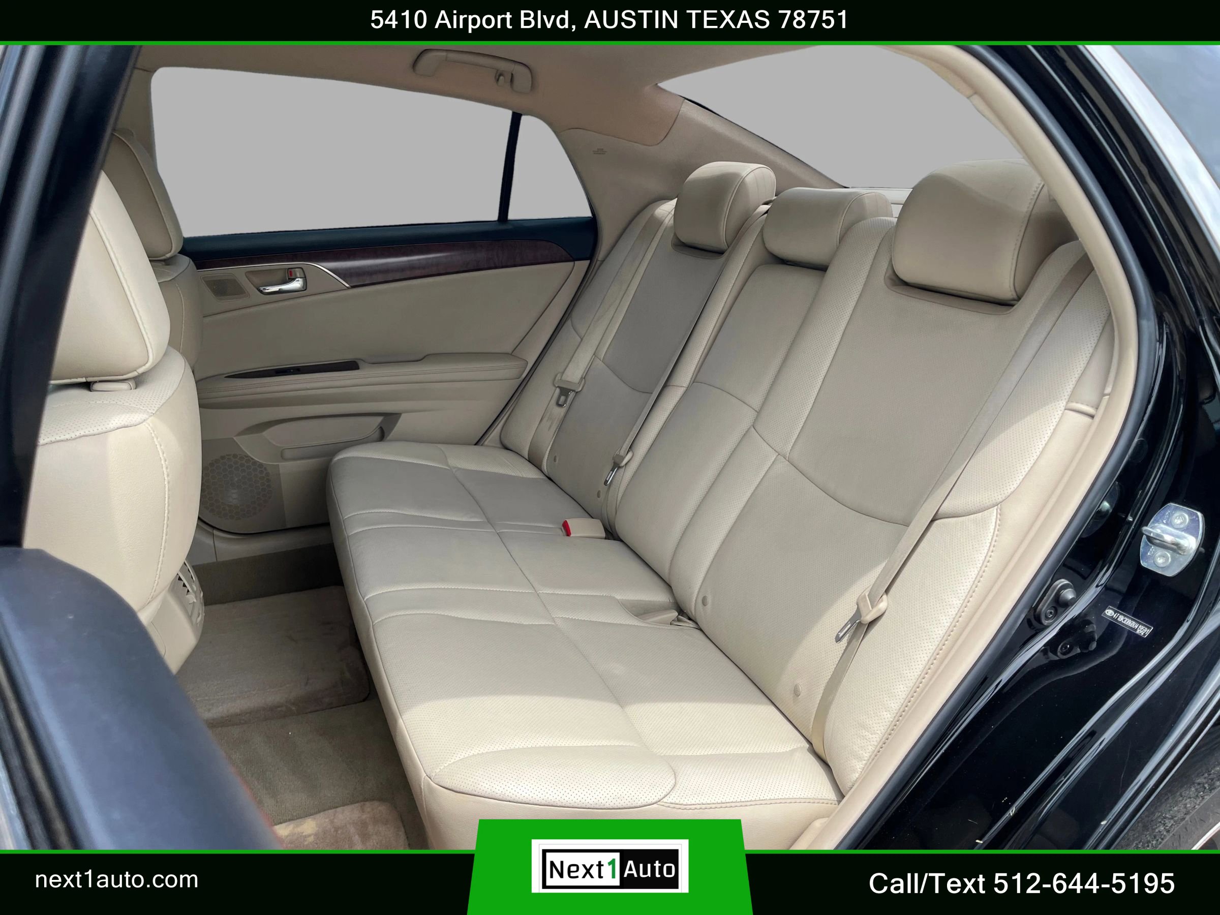 Used 2011 Toyota Avalon Limited FWD image 29