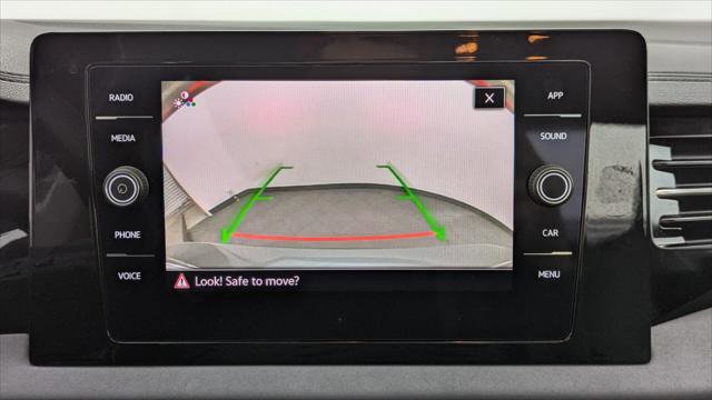 Used 2025 Volkswagen Jetta SE image 30