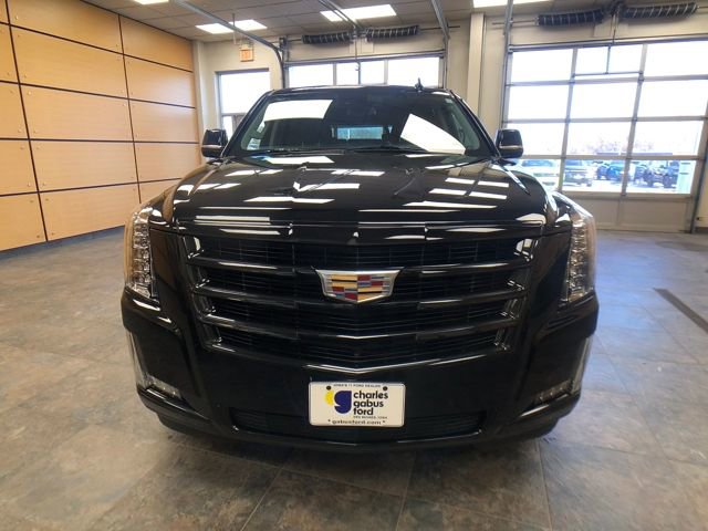 Used 2020 Cadillac Escalade Luxury w/ Escalade Sport Edition image 2