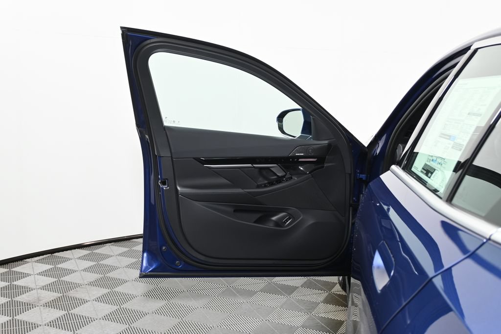 Used 2026 BMW 530i xDrive AWD/4WD image 27