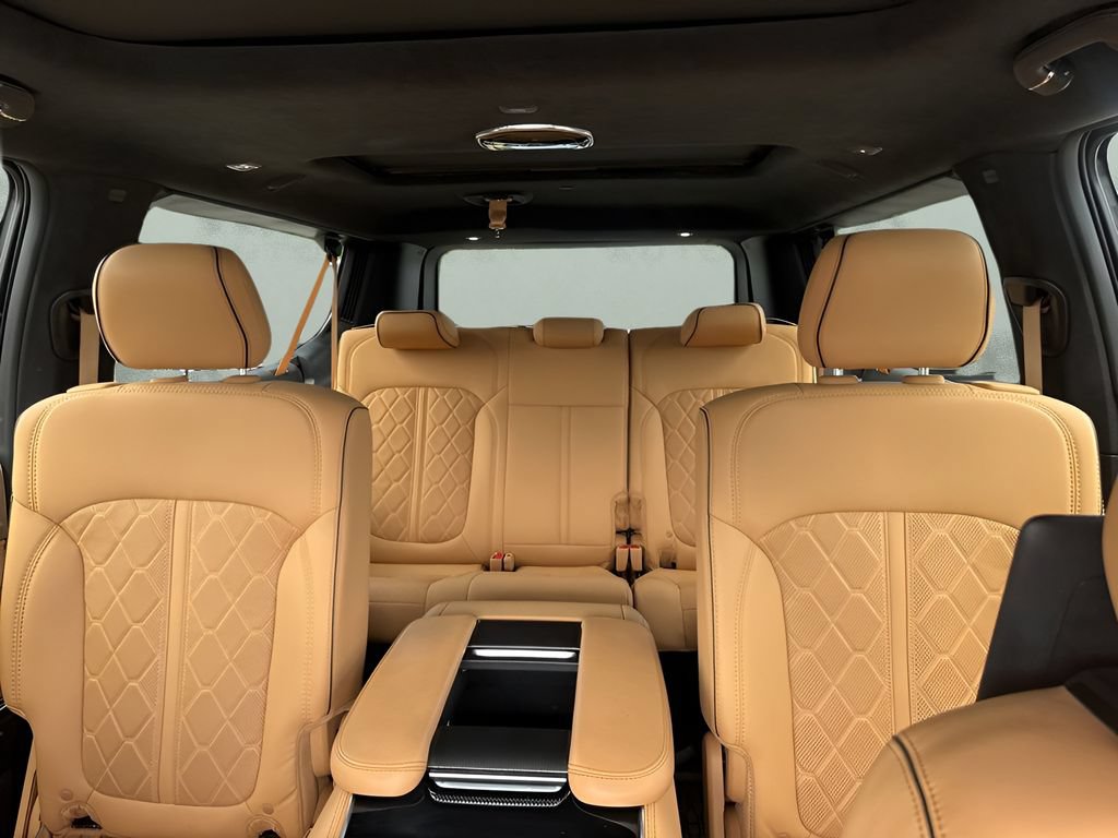 Used 2025 Jeep Grand Wagoneer L Series III w/ Rear Seat Video Group 1 AWD/4WD image 12