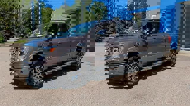 Used 2018 Nissan Titan Platinum Reserve w/ Platinum Utility Package image 4