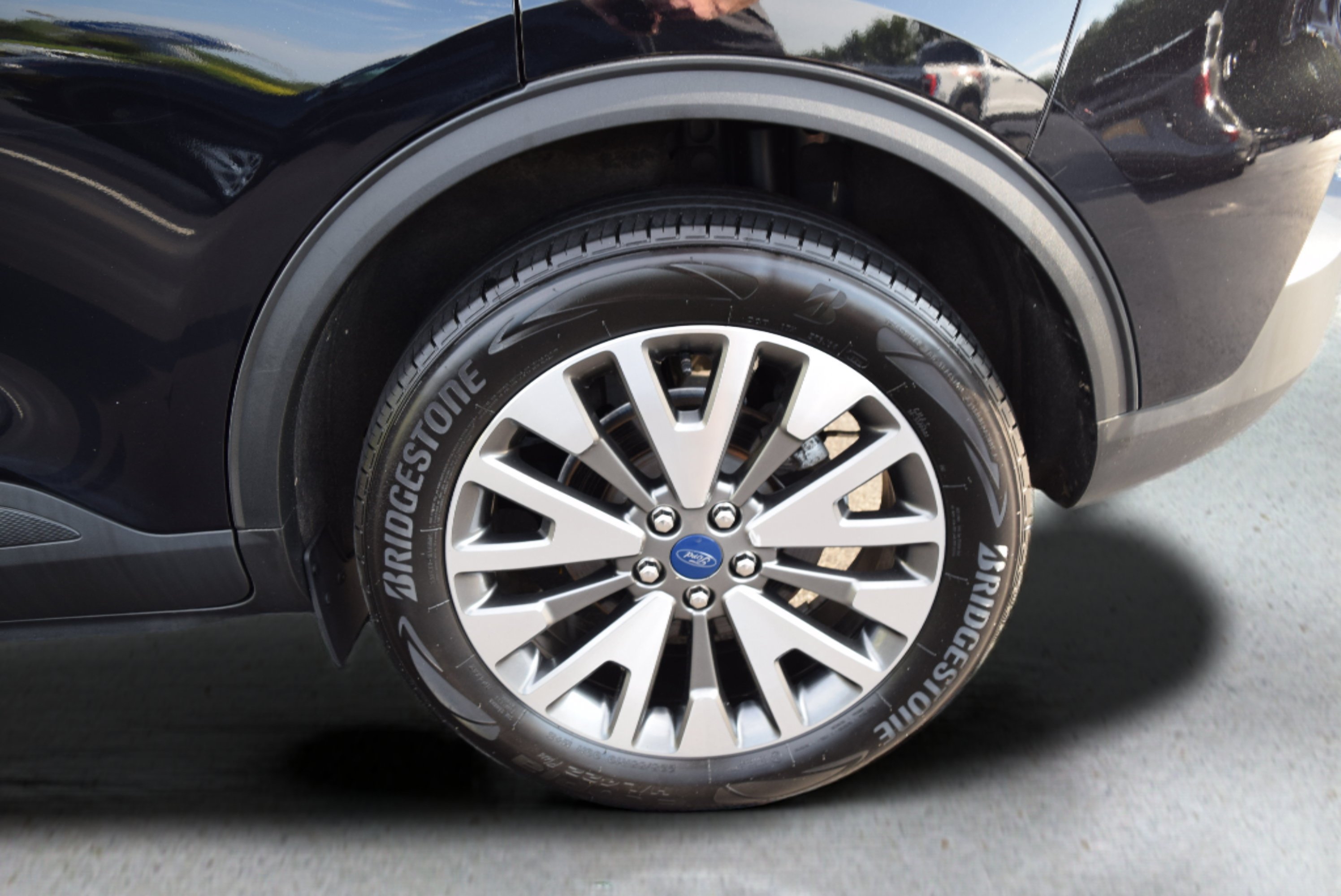 Used 2022 Ford Escape Titanium w/ Class II Trailer Tow Package AWD/4WD image 8