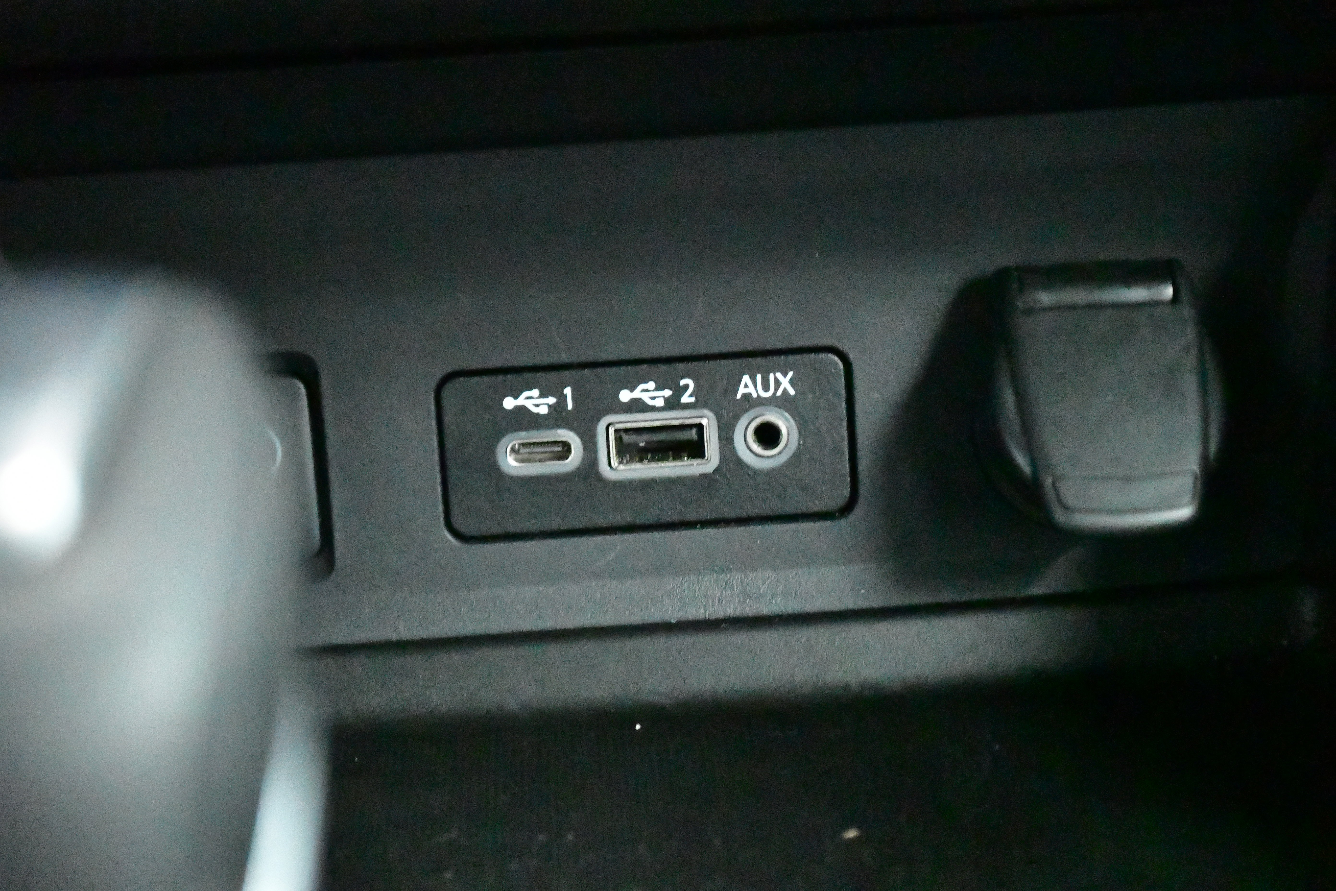 Used 2025 Nissan Sentra SR w/ SR Premium Package image 28