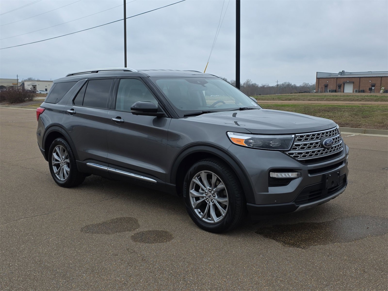 Used 2023 Ford Explorer Limited w/ Equipment Group 301A image 2