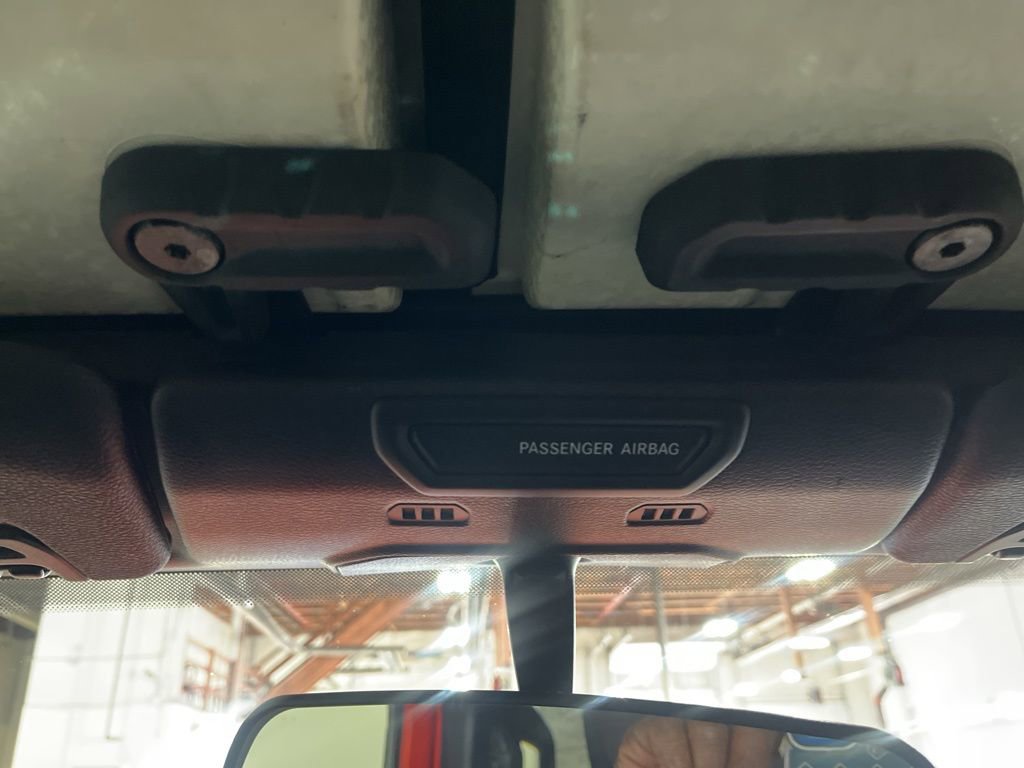 Used 2019 Jeep Wrangler Unlimited Sahara w/ Dual Top Group AWD/4WD image 19