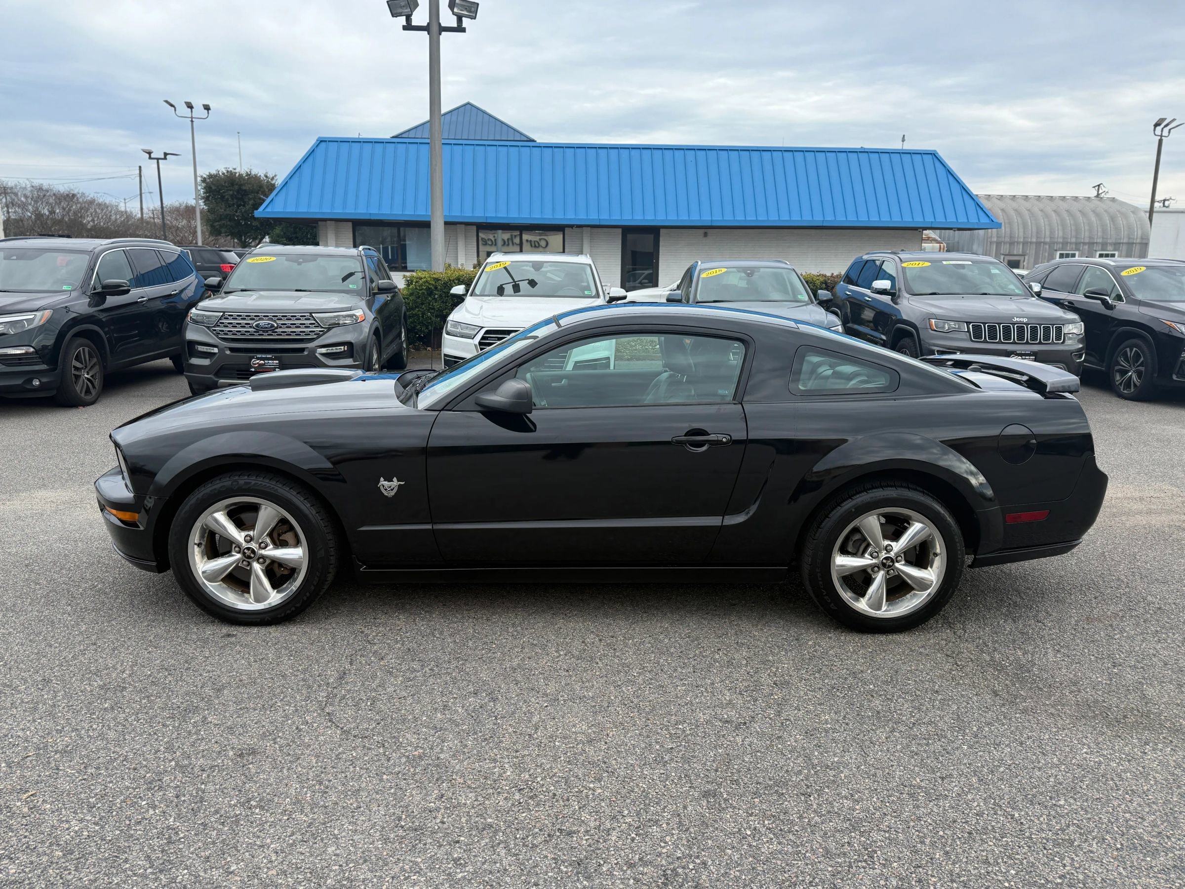 Used 2009 Ford Mustang GT Premium image 3