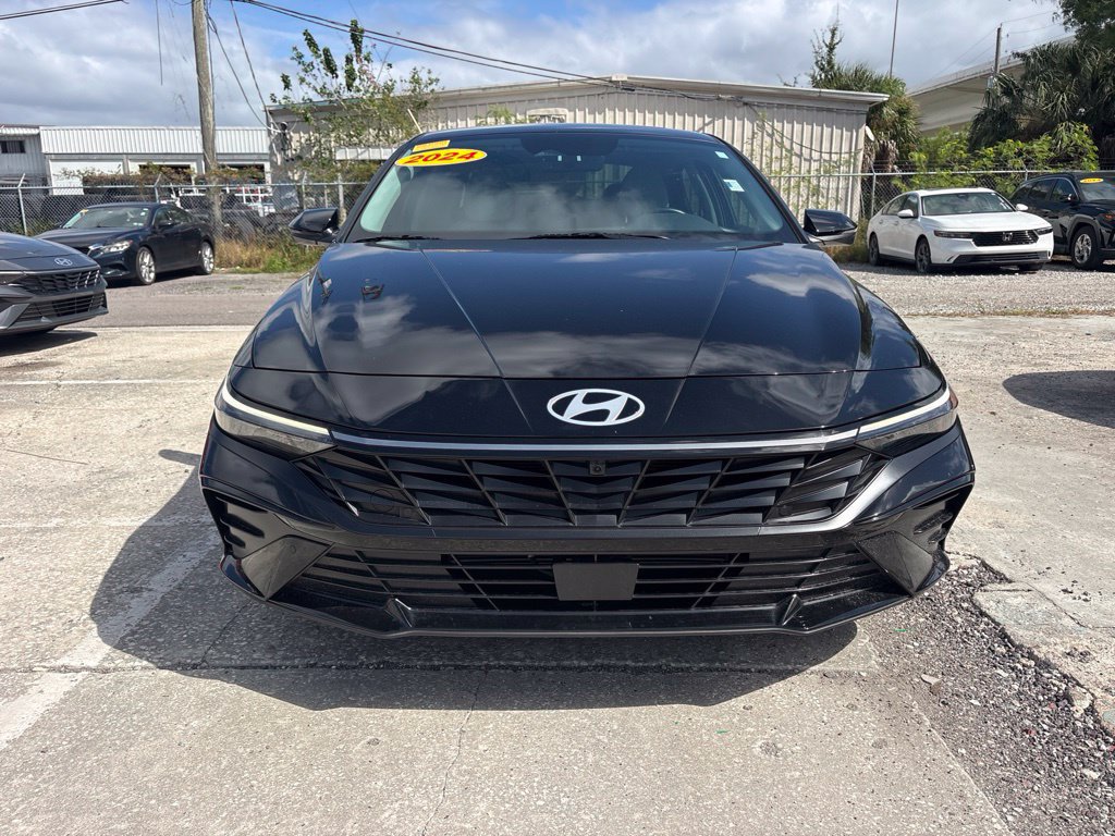 Used 2024 Hyundai Elantra Limited FWD image 8