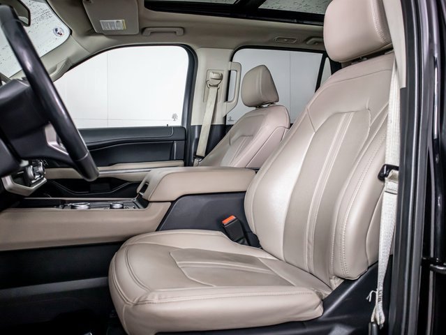 Used 2023 Ford Expedition Limited image 4