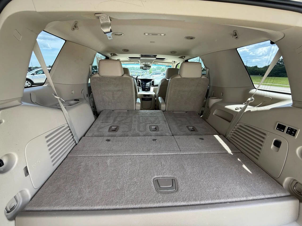 Used 2015 Cadillac Escalade Luxury AWD/4WD image 20