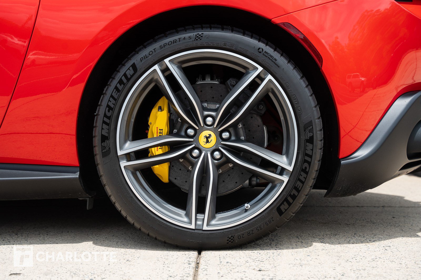 Used 2024 Ferrari Roma Spider RWD image 11