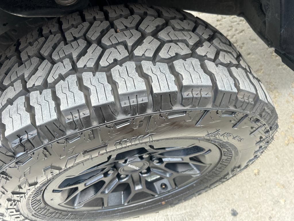Certified 2022 Toyota Tacoma TRD Off-Road w/ Technology Package AWD/4WD image 21