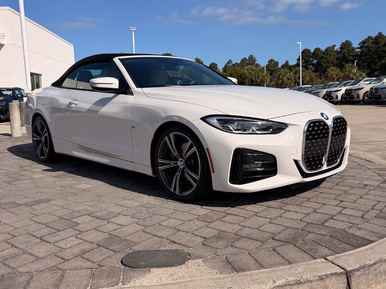 Used 2024 BMW 430i Convertible w/ M Sport Package RWD image 5