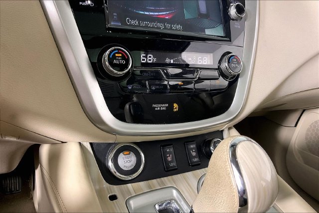 Used 2015 Nissan Murano SL w/ SL Technology Package FWD image 9