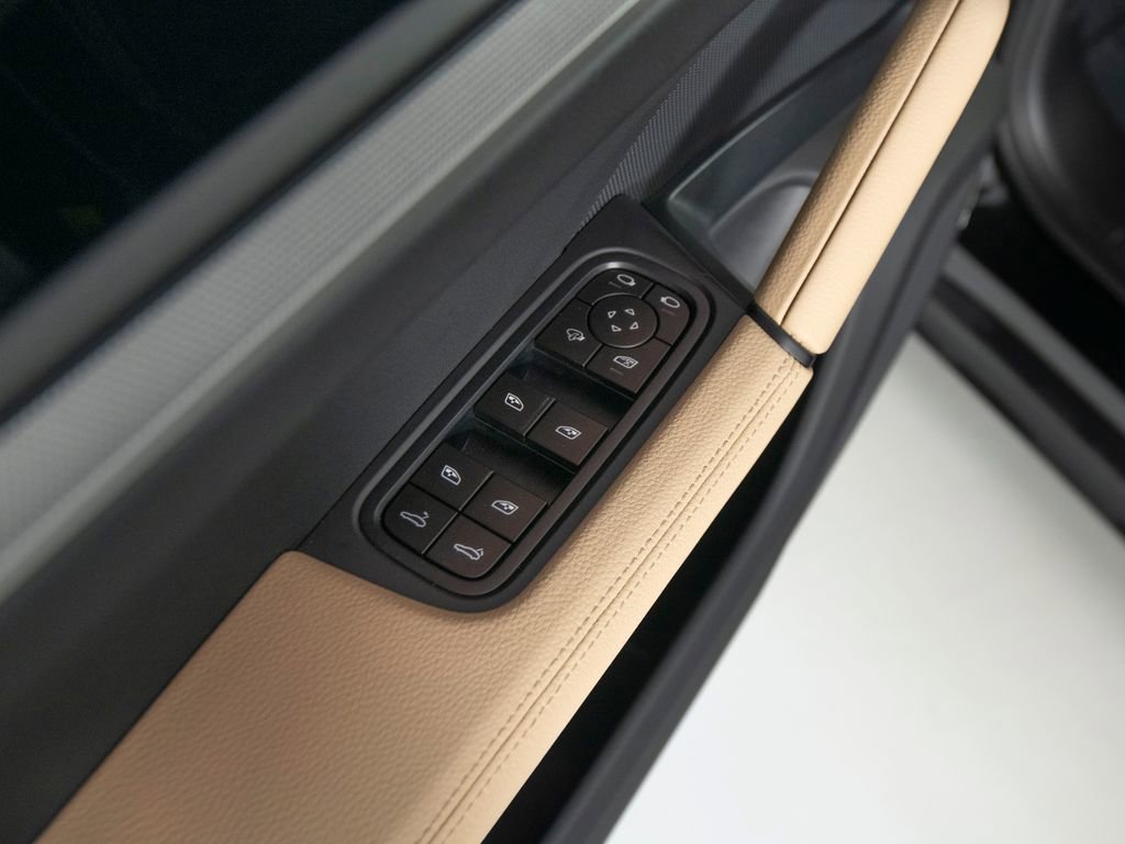 Certified 2025 Porsche Cayenne Coupe image 20