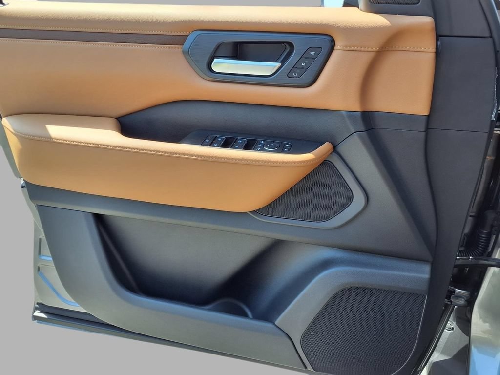 New 2026 Nissan Armada SL w/ Captain's Chari Seat Package AWD/4WD image 18