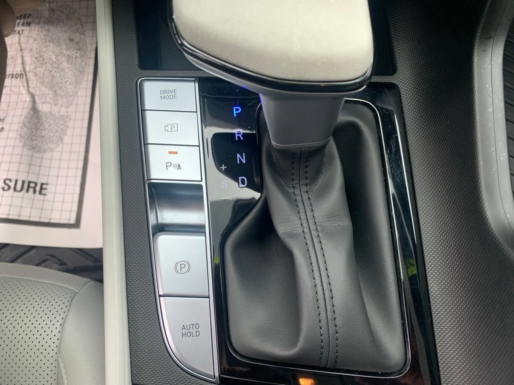 Certified 2024 Hyundai Elantra Limited FWD image 25