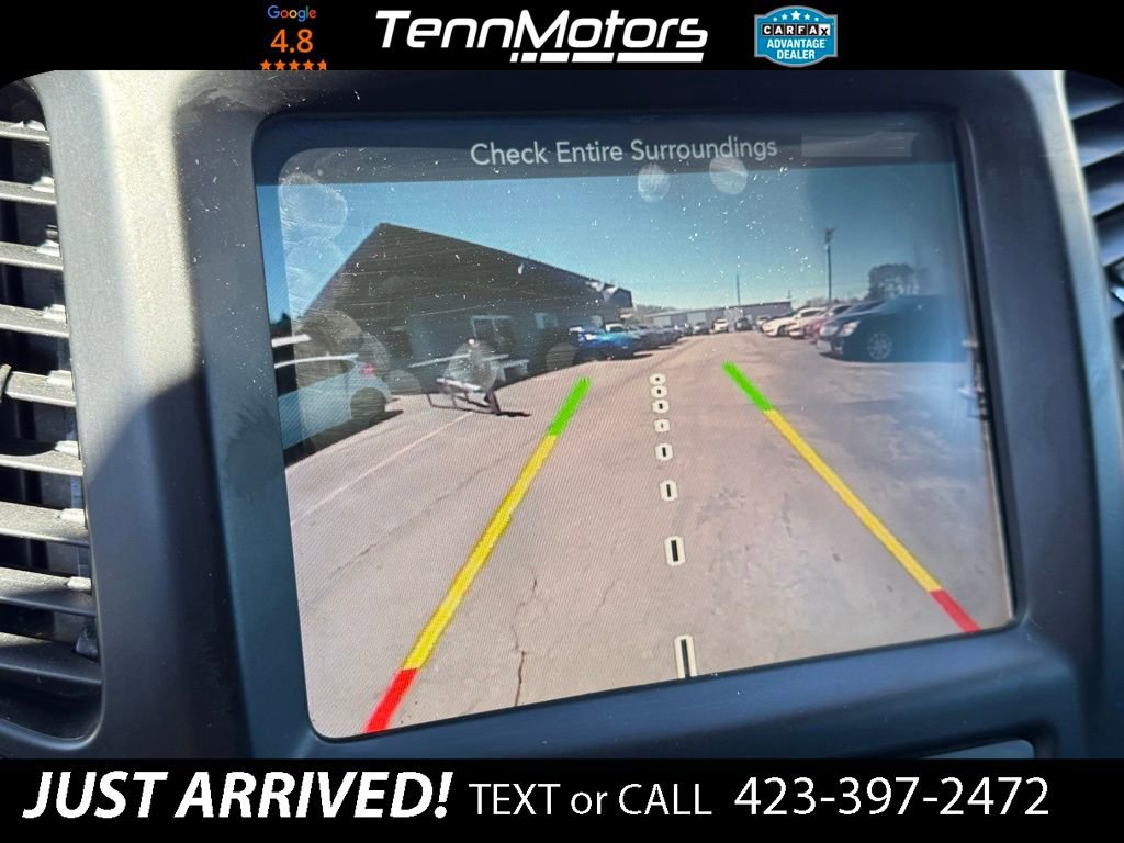 Used 2018 Jeep Cherokee Latitude Plus w/ Cold Weather Group image 18