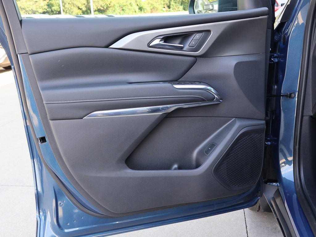 New 2026 Chevrolet Traverse LT w/ Driver Confidence Package image 10