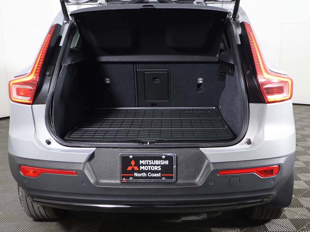 Used 2023 Volvo XC40 B5 Plus w/ Climate Package AWD/4WD image 16