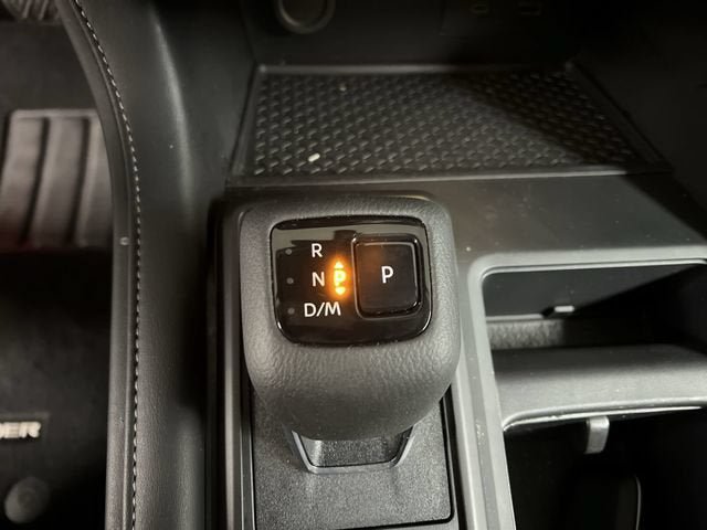 Used 2024 Nissan Pathfinder S FWD image 15