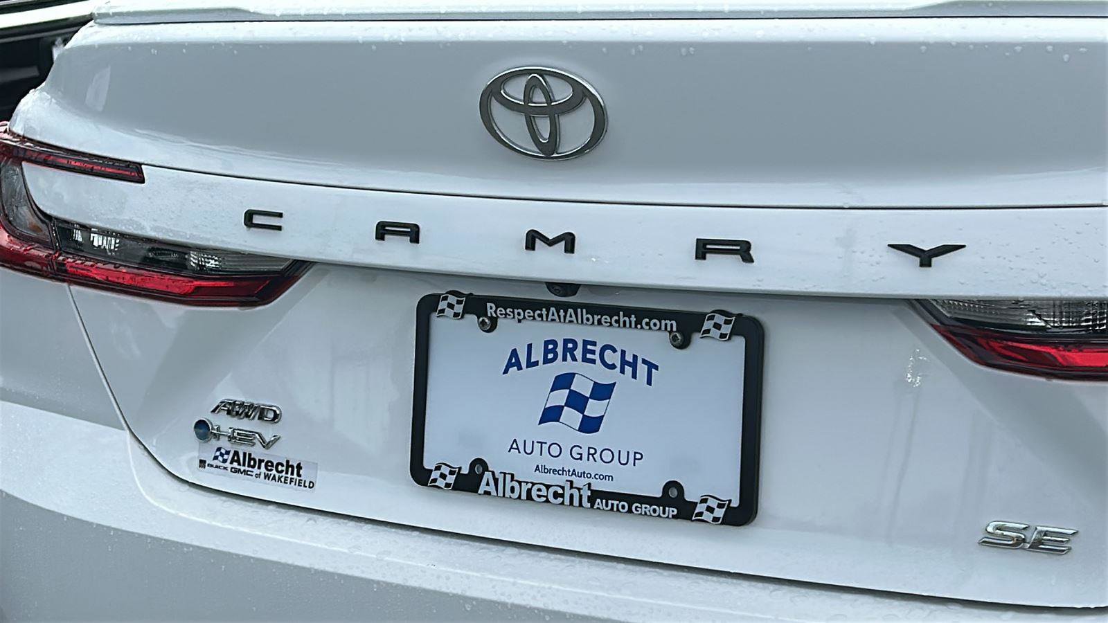 Used 2025 Toyota Camry SE w/ Convenience Package image 7