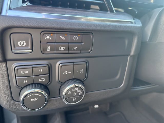New 2026 Chevrolet Suburban Premier AWD/4WD image 3
