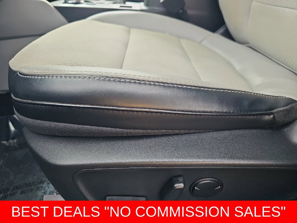 Used 2025 Ford Escape SE FWD image 30