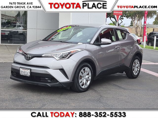 Used 2019 Toyota C-HR LE FWD image 1