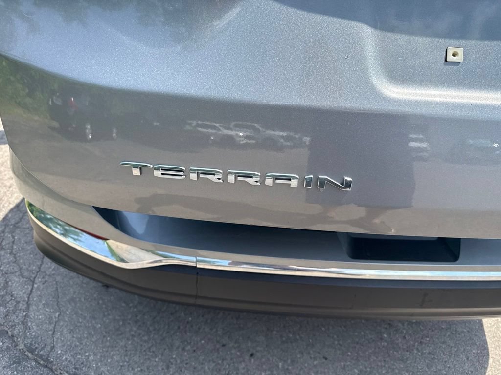 Used 2023 GMC Terrain SLT w/ LPO, Floor Liner Package AWD/4WD image 16