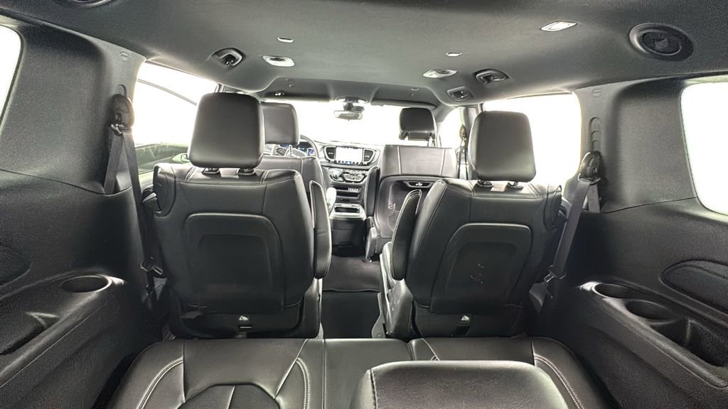 Used 2024 Chrysler Pacifica Select image 22