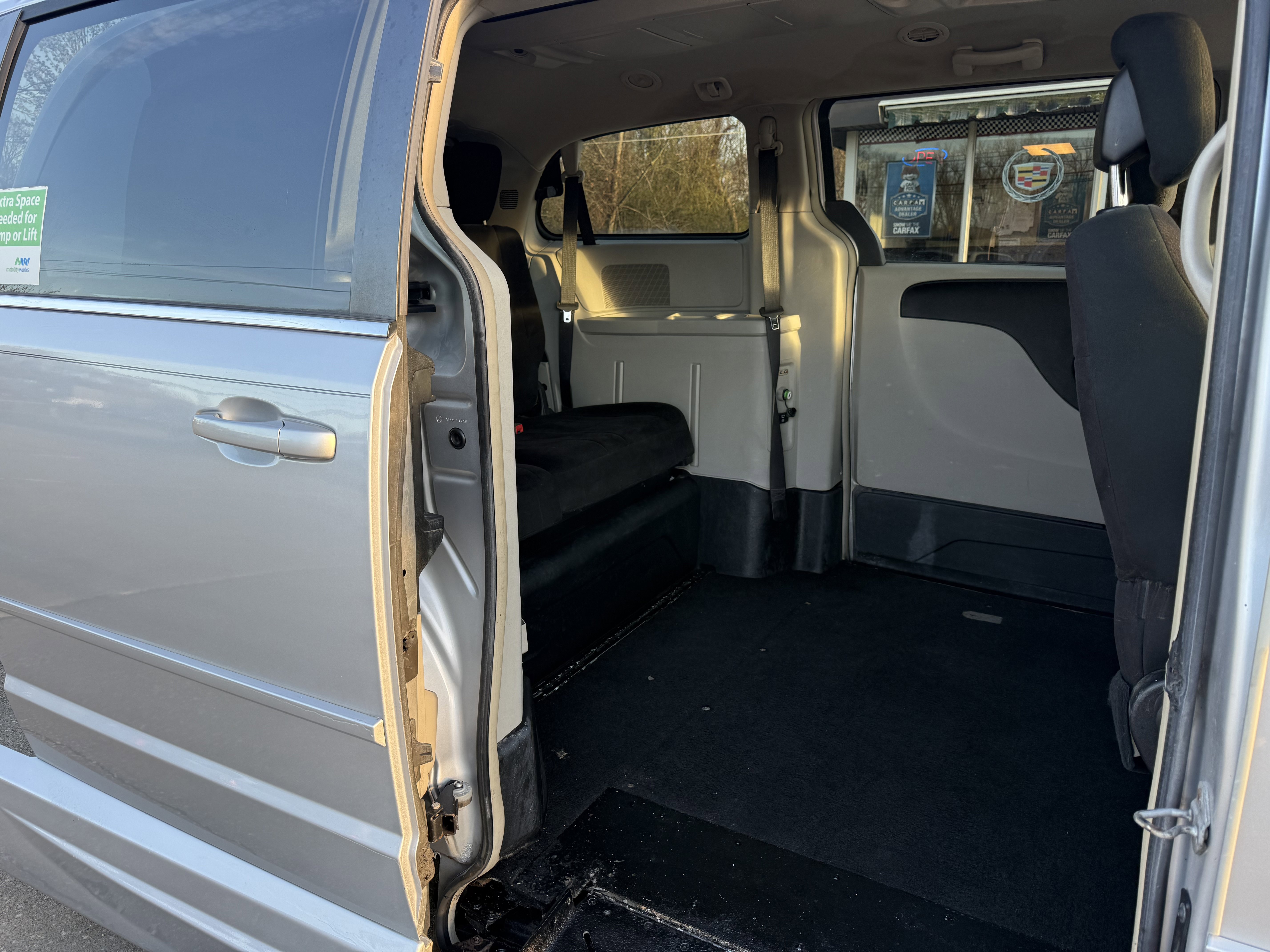 Used 2011 Dodge Grand Caravan Crew w/ Safety Sphere Group FWD image 31