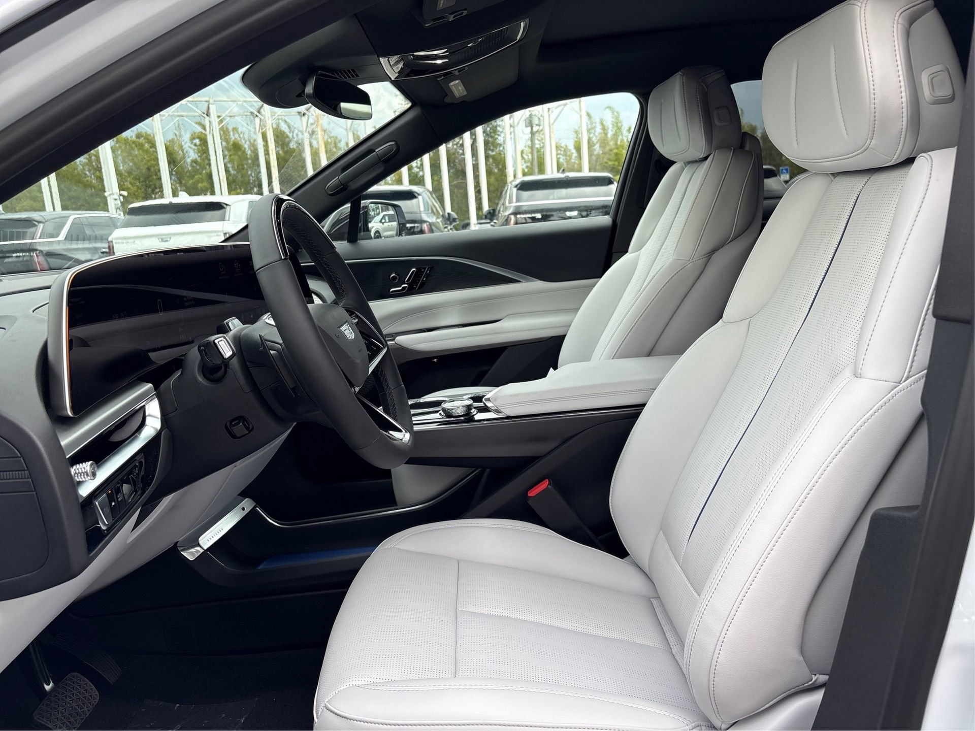 New 2026 Cadillac Lyriq Luxury image 9