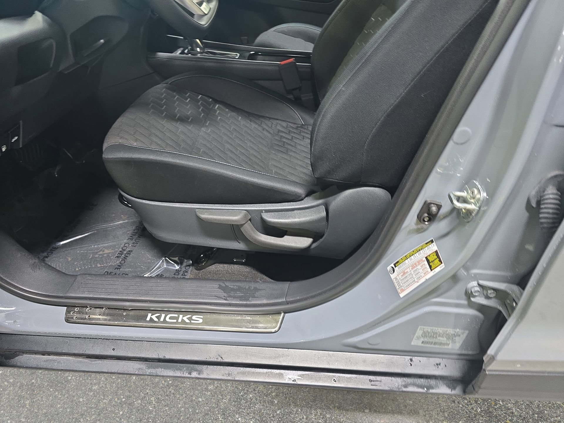 Used 2023 Nissan Kicks SV w/ Interior Electronics Package FWD image 28