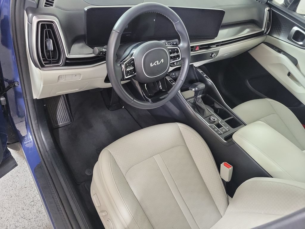 Used 2024 Kia Sorento S w/ Panoramic Sunroof Package FWD image 11