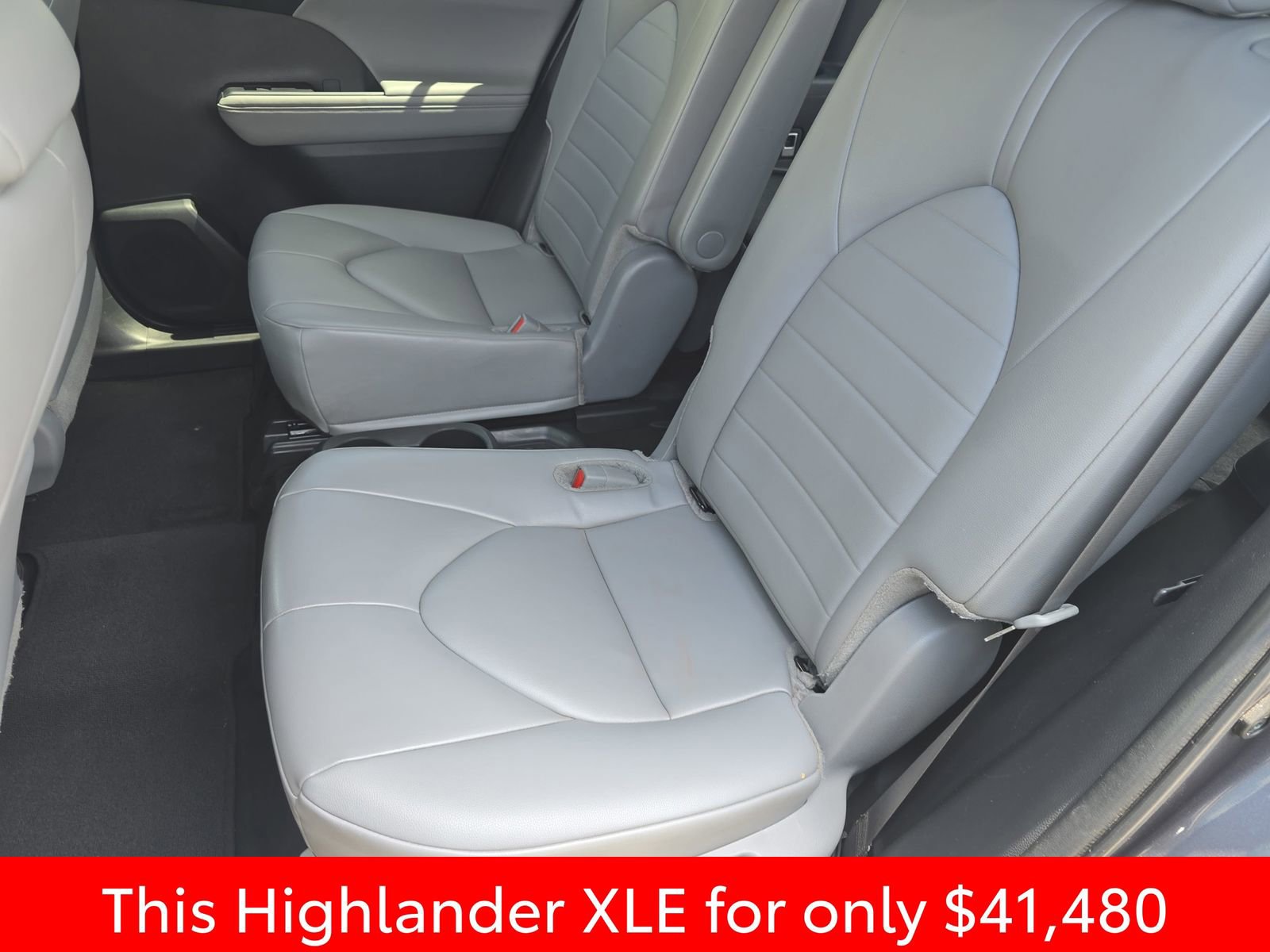 Used 2024 Toyota Highlander XLE AWD/4WD image 22