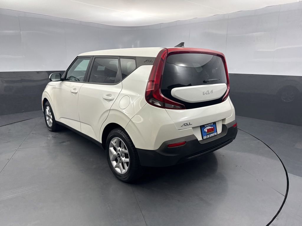 Used 2022 Kia Soul LX w/ Technology Package FWD image 3