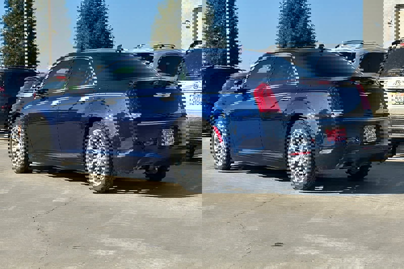 Used 2016 Chrysler 300 C Platinum w/ Safetytec Plus Group image 7