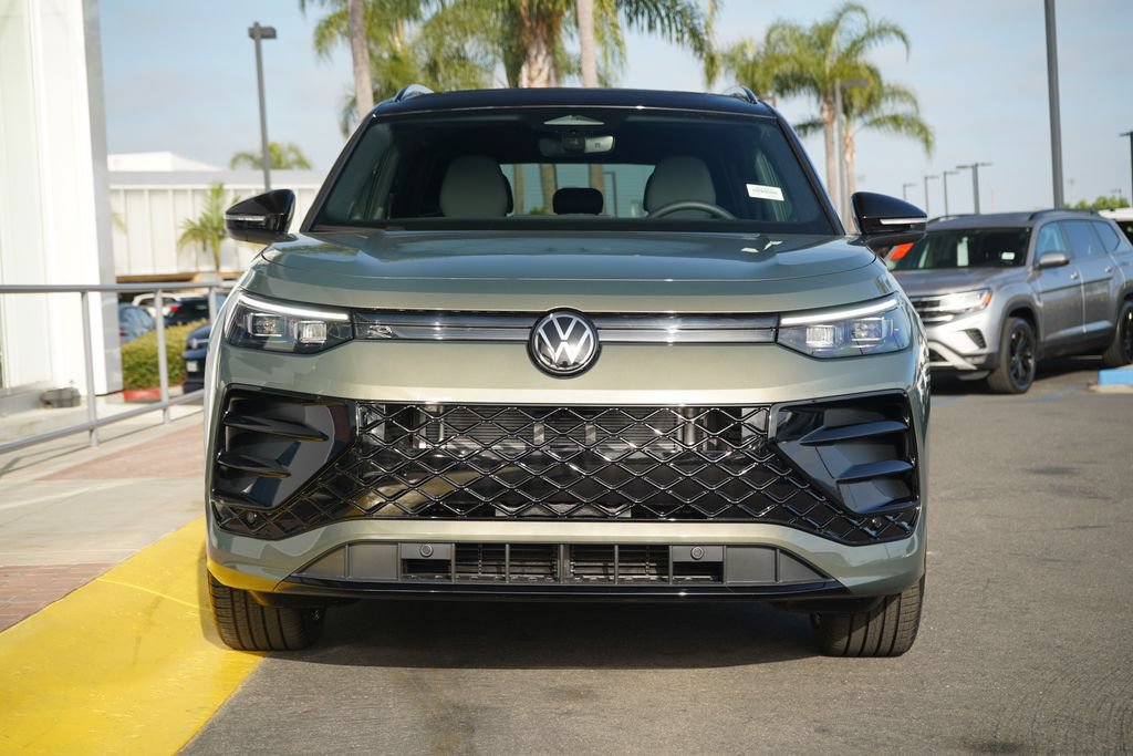 New 2026 Volkswagen Tiguan SE R-Line FWD image 5
