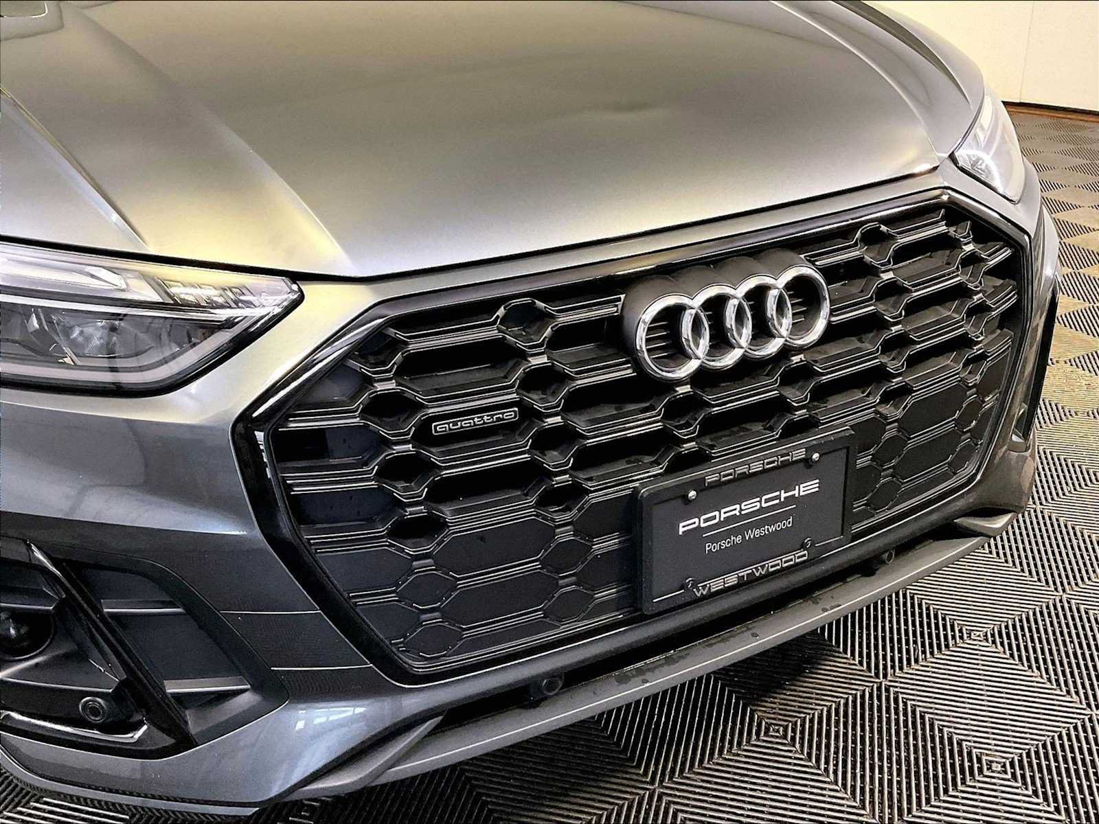 Used 2025 Audi Q5 2.0T Premium w/ Convenience Plus Package AWD/4WD image 34