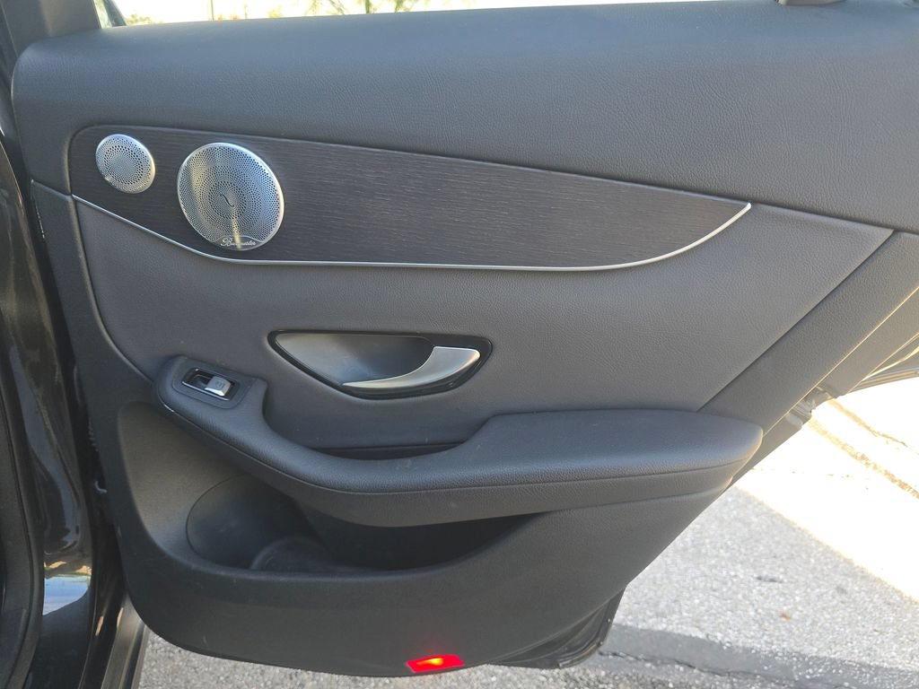 Used 2020 Mercedes-Benz GLC 300 4MATIC image 23