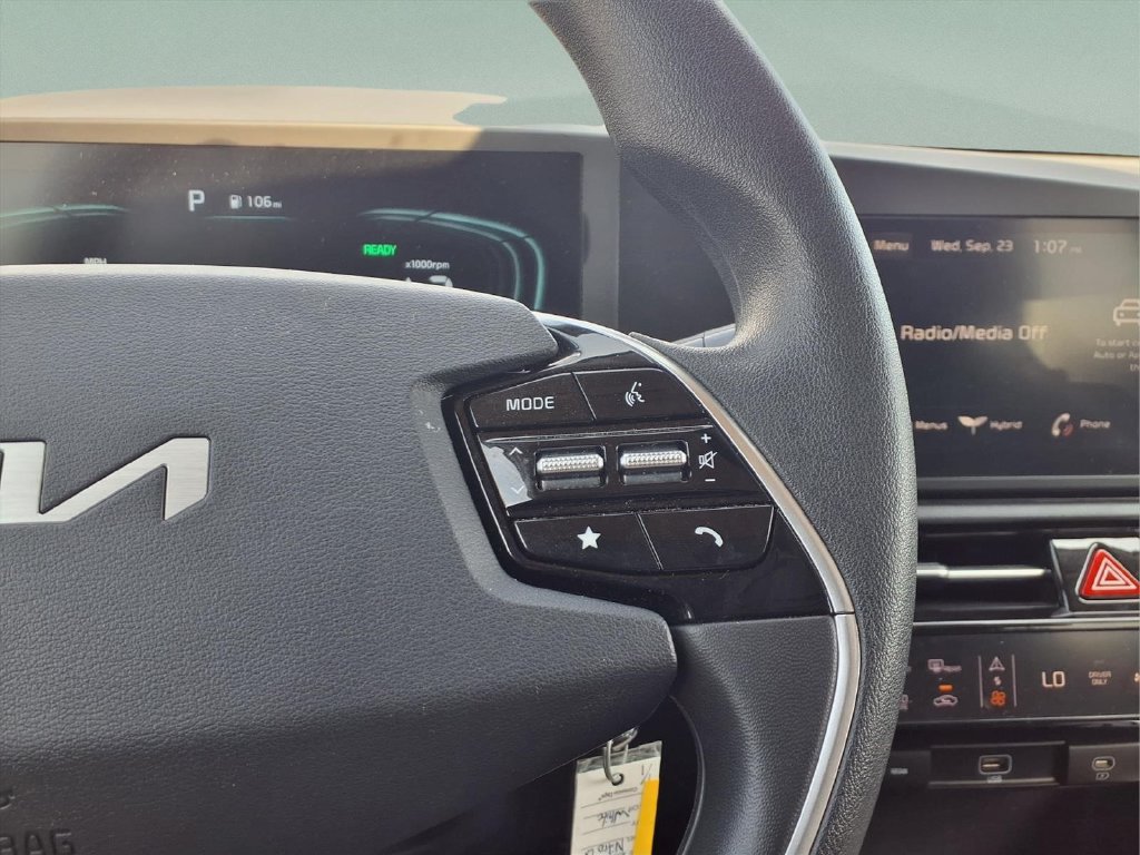 Used 2025 Kia Niro LX FWD image 15