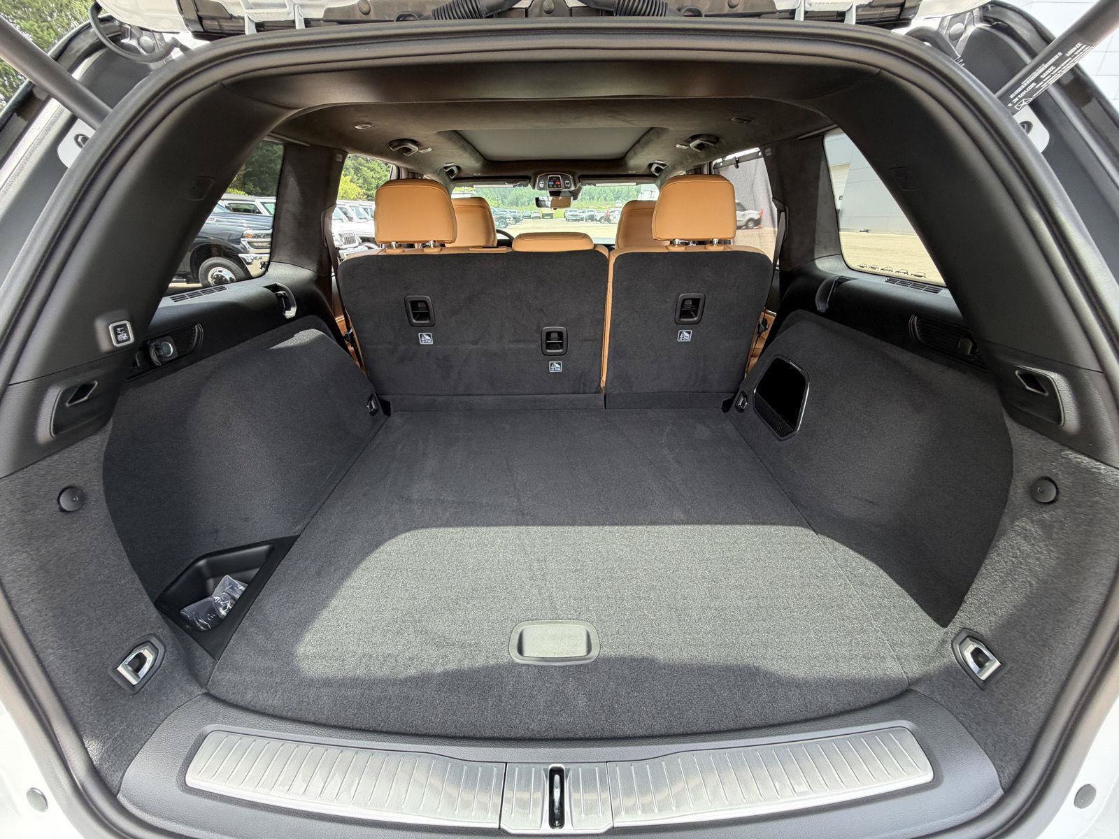 New 2026 Jeep Grand Cherokee Summit AWD/4WD image 19
