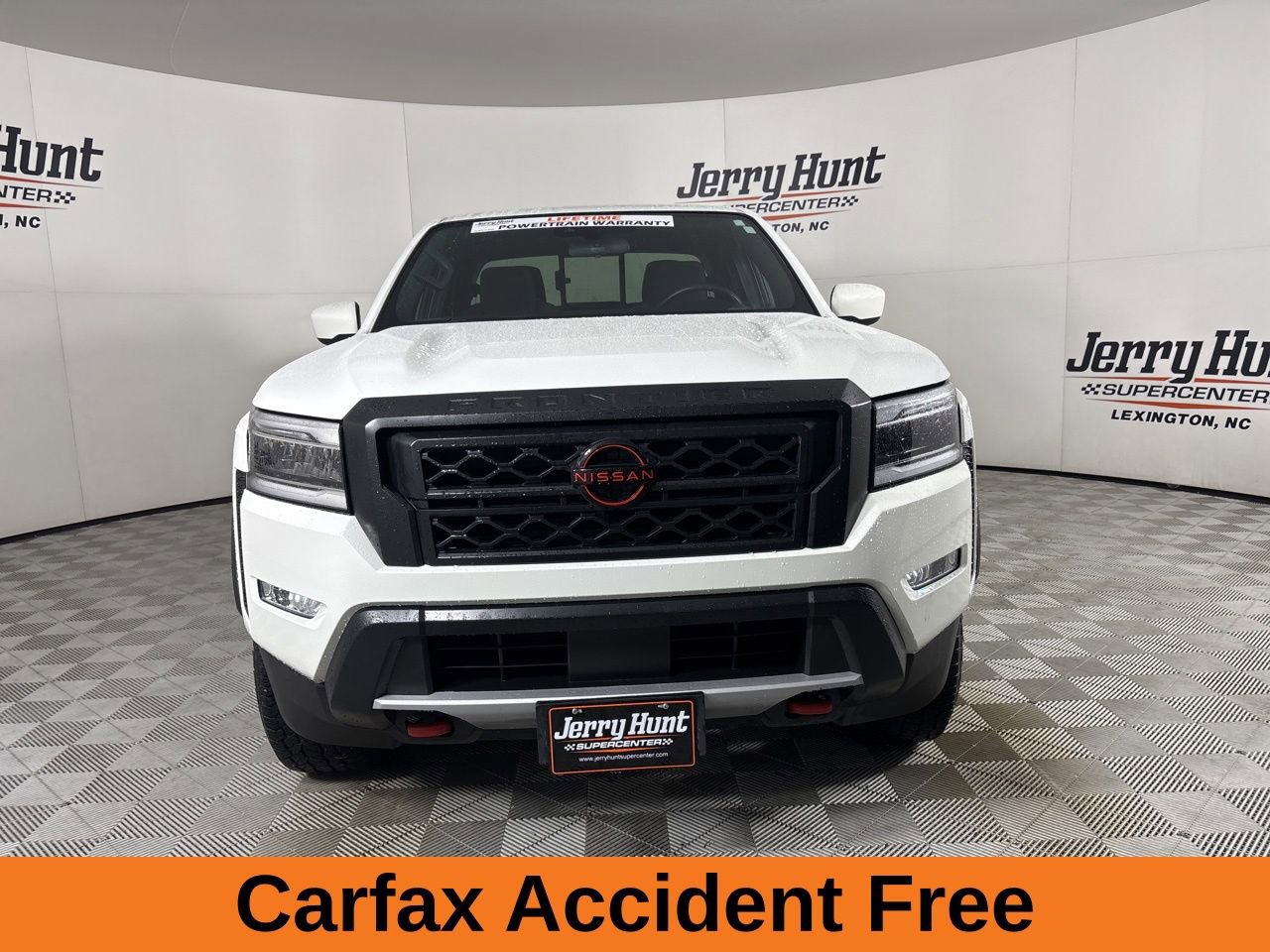 Used 2024 Nissan Frontier Pro-X w/ Technology Package image 3