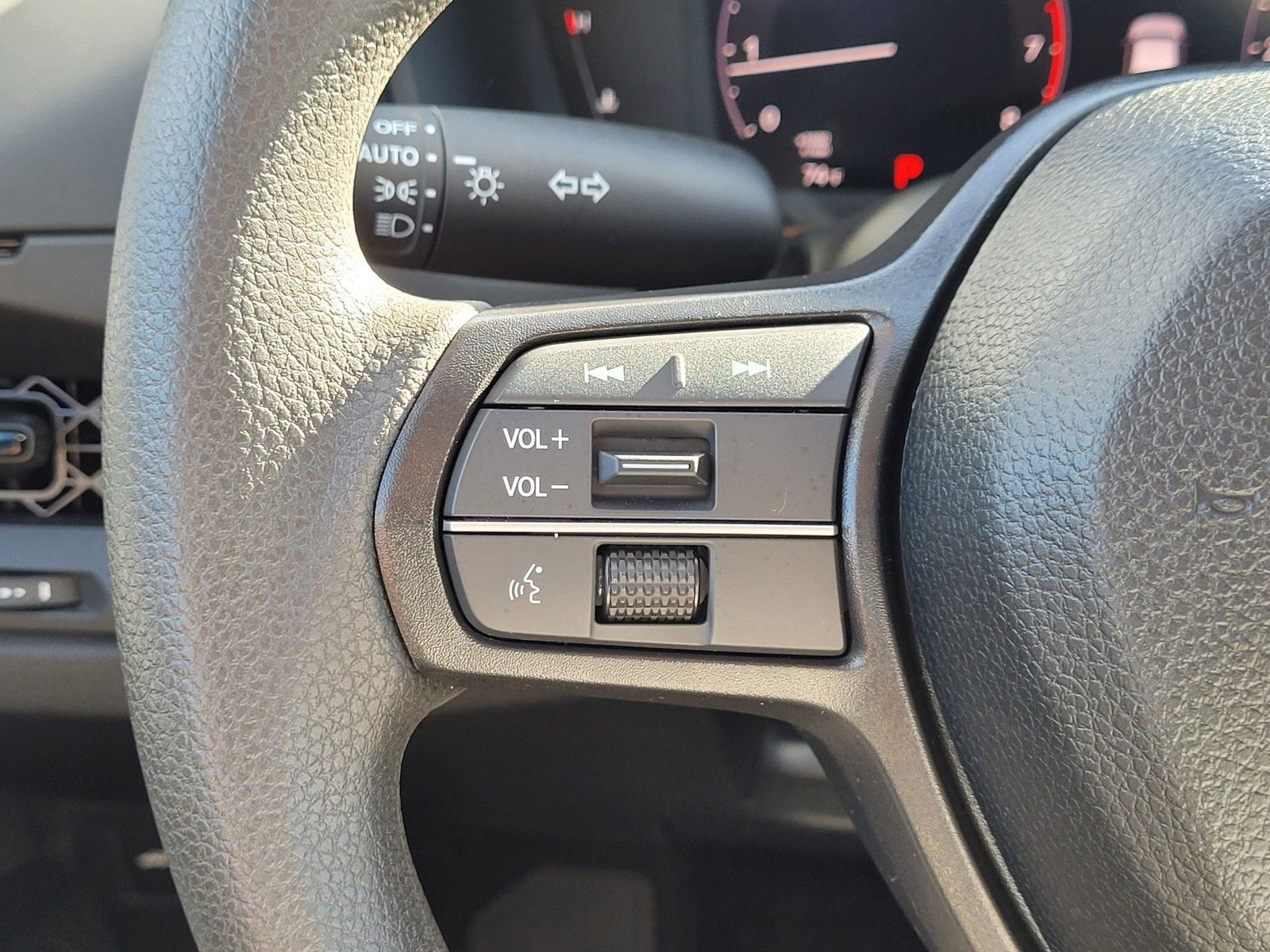 Certified 2025 Honda Accord LX image 19