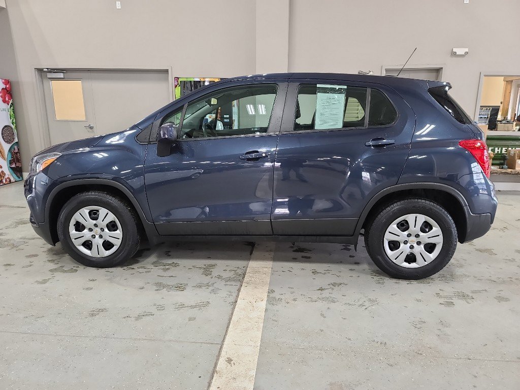 Used 2018 Chevrolet Trax LS image 1